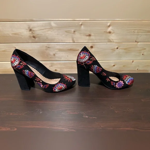 Restricted block heel pumps size 6 - Picture 3 of 7